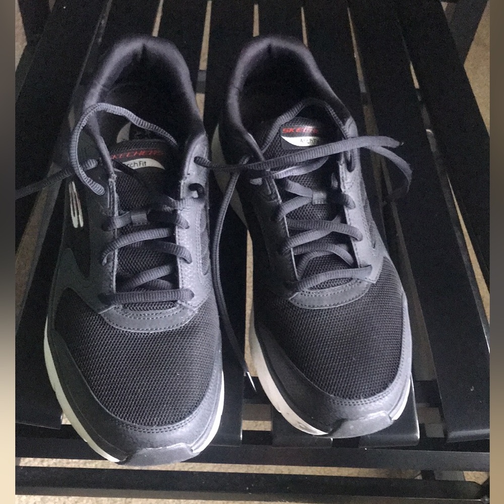Black Skechers Air Cooled Archfit sneakers size 11.5